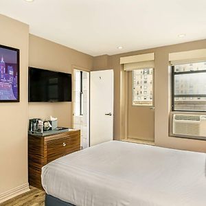 Camera standard con letto king size